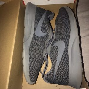 Men Nike Tanjun Shoes